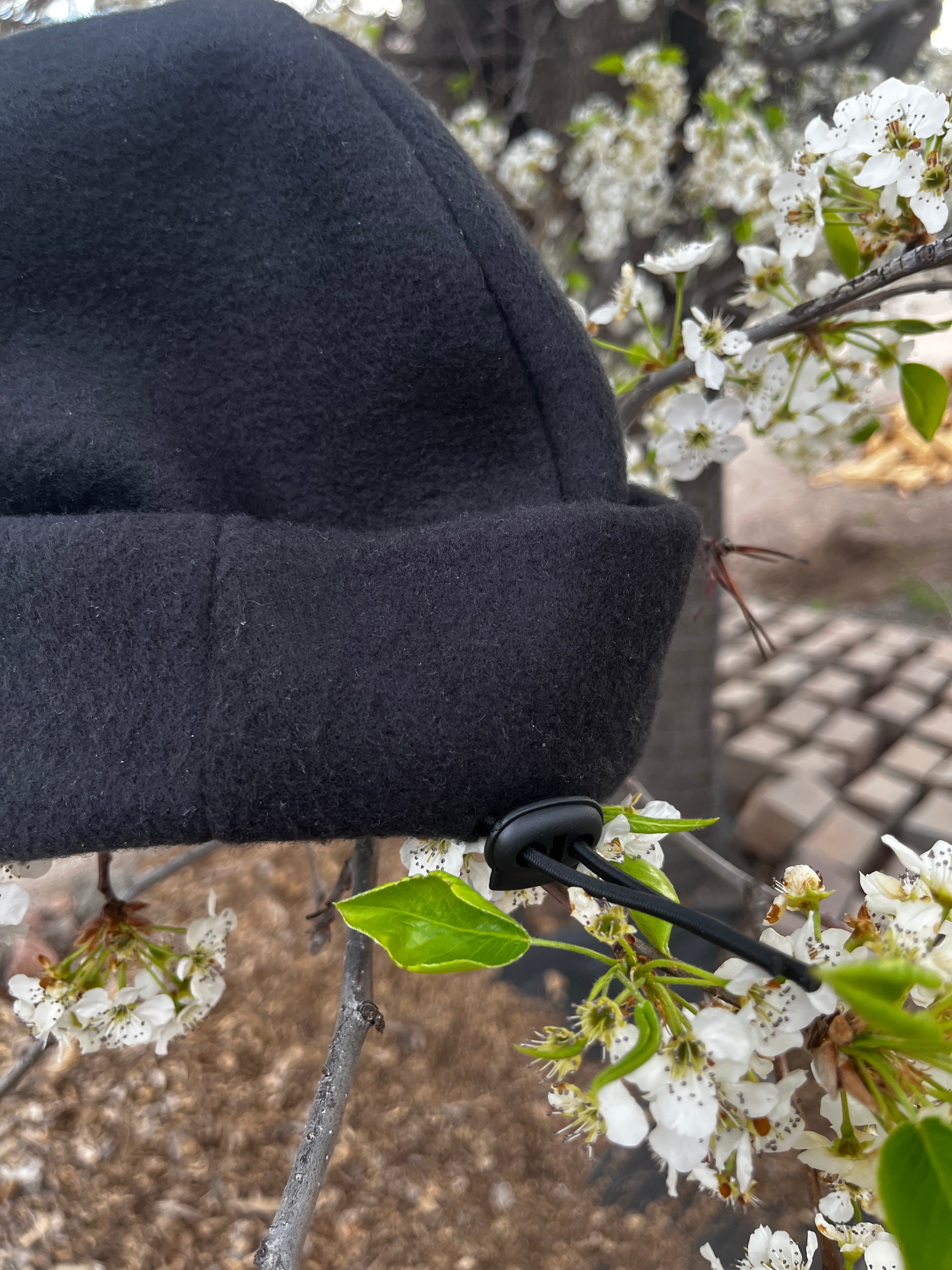 Black Sinch Beanie – VØSS